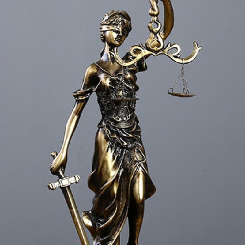Antique Brass Lady Justice Sta - Model Kit Judge avaliação e preço